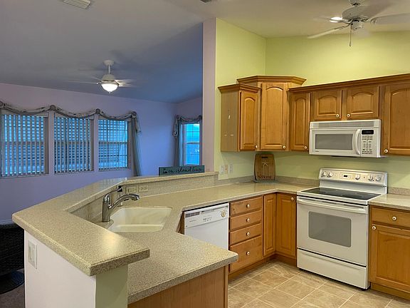 4th image of 11049 Sunglow Ln