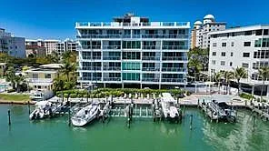 2 bed, 2.5 bath, 1837 sqft, $6,500 — Photo 2