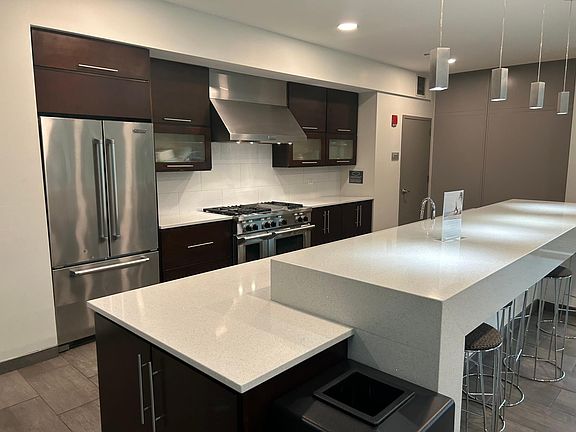 4th image of 430 N Clark St #4608