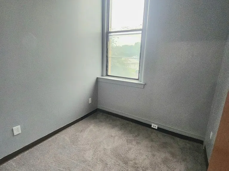 681 Brown St — Photo 10