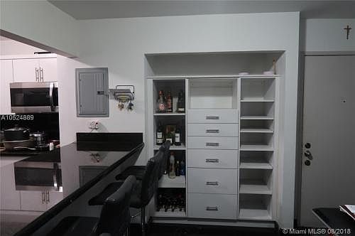 5th image of 110 Fontainebleau Blvd APT 102
