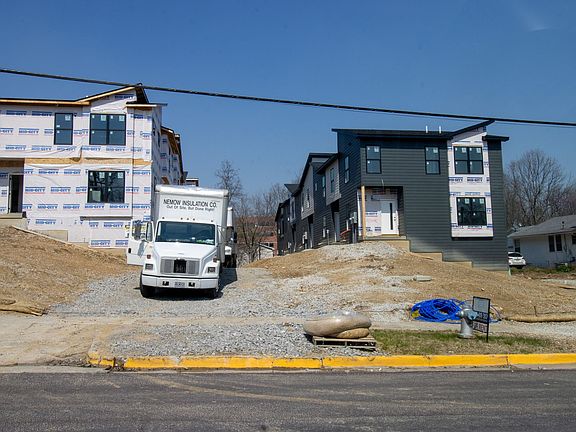 2nd image of 1615 University Ave Unit 101