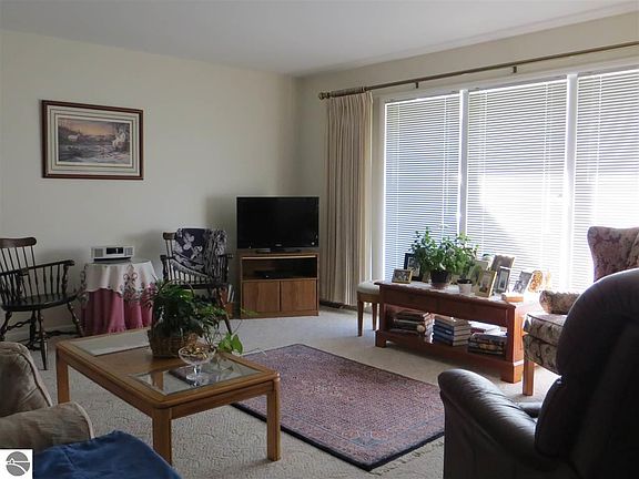 2nd image of 1146 Bay Dr