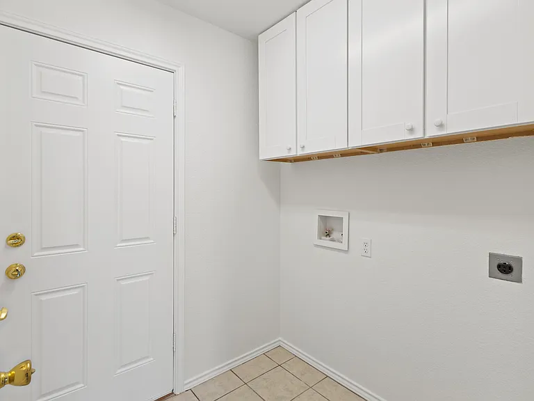 1011 Waterview Dr — Photo 11