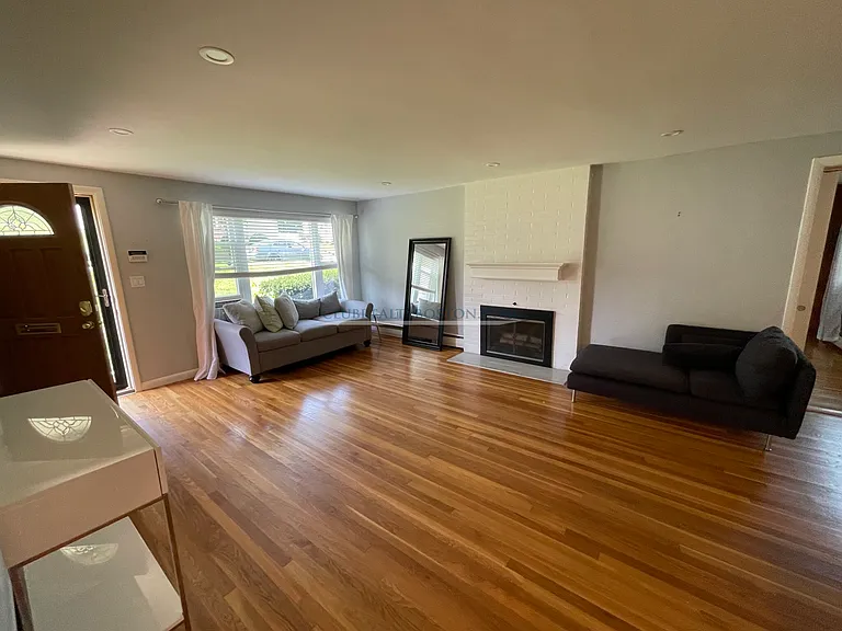 22 Augustus Rd #LR — Photo 12