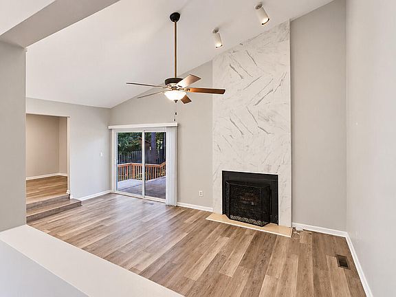 2nd image of 113 Birch Trl