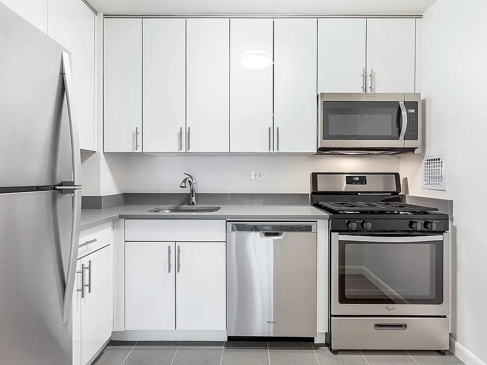 385 S End Ave #2AA