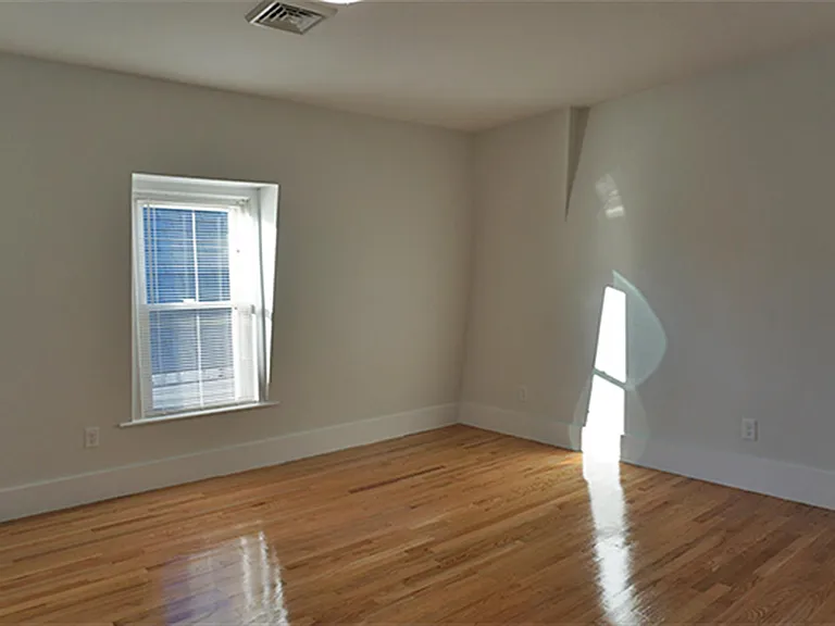 2 Osgood St — Photo 3
