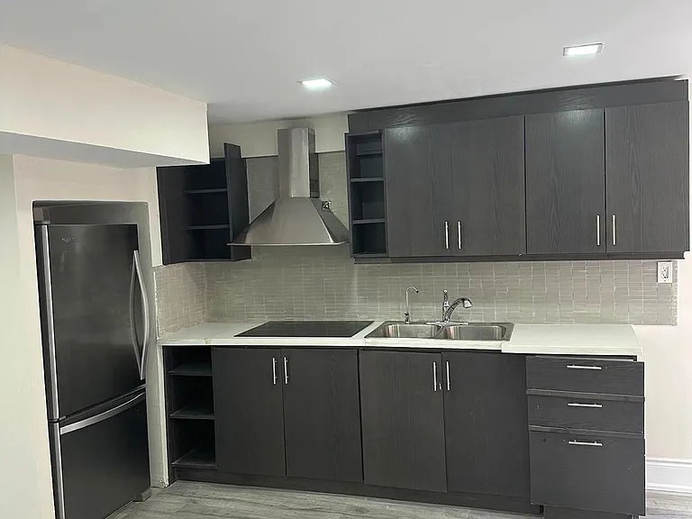 81 Frank Kelly Dr — Photo 5