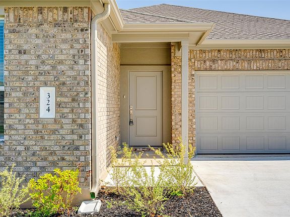 4th image of 324 Rock Springs Dr