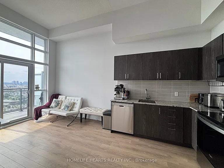 20 Meadowglen Pl E #2806 — Photo 13