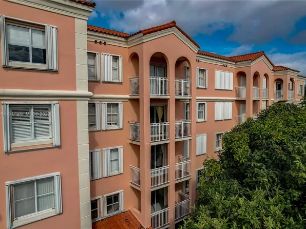 1 Alhambra Cir APT 504, Coral Gables, FL 33134