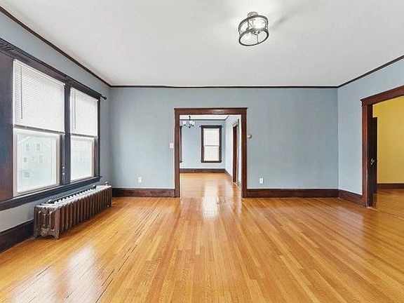 4th image of 466 Locust St #2