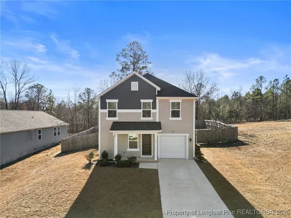 28 York Ct, Spring Lake, NC 28390