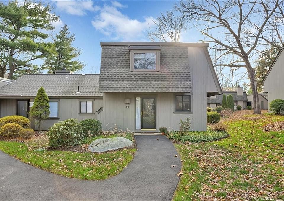1st image of 8 Heritage Dr