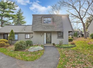 8 Heritage Dr, Avon, CT 06001