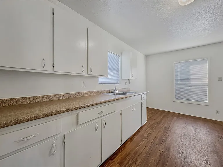 813 Furman Ave #1 — Photo 8
