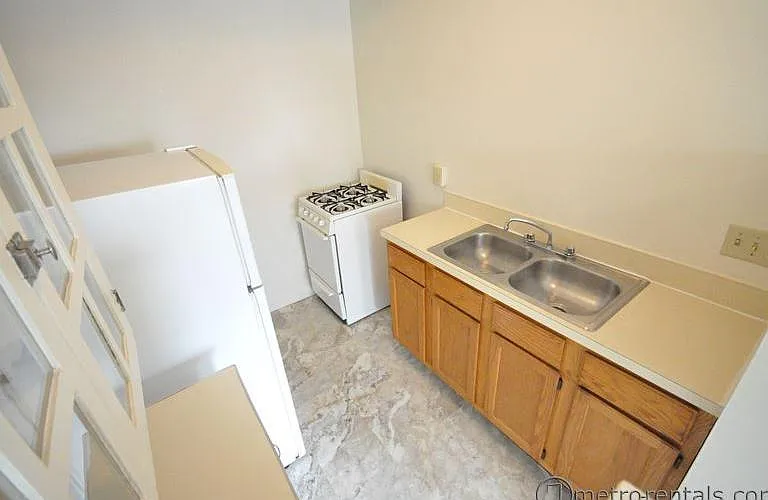1560 E. Broad St. — Photo 69