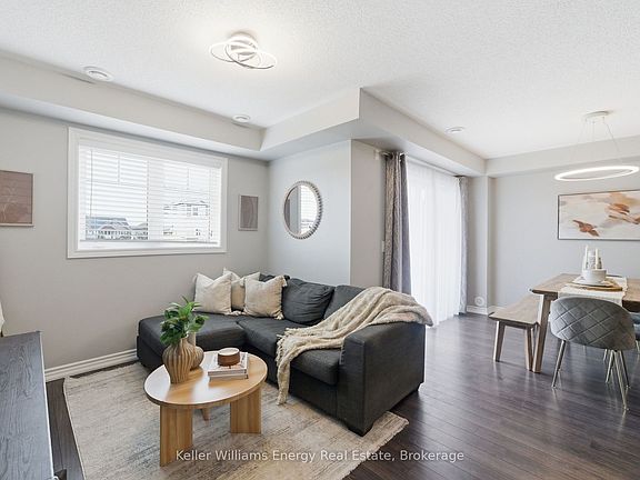 4th image of 98 Tabaret Cres