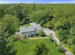 37 Wood Acres Rd, Glen Head, NY 11545