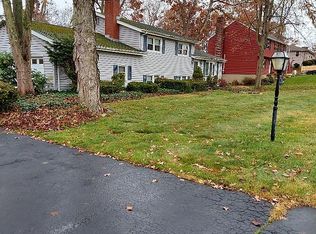 34 Knollwood Dr, Branford, CT 06405