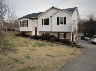 6400 Bishops Ridge Ln, Rural Hall, NC 27045