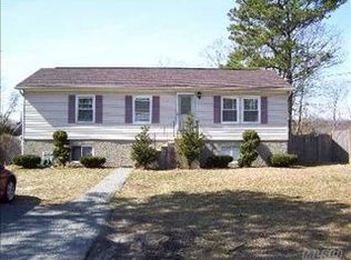 54 Carver Blvd, Bellport, NY 11713