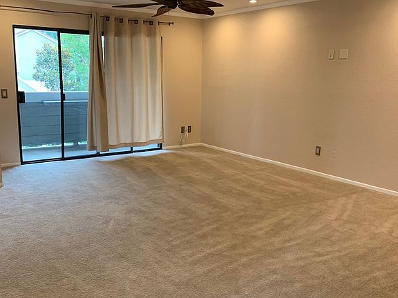 2nd image of 6 Laurel Ln