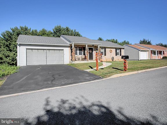 4th image of 403 Sunny Dr
