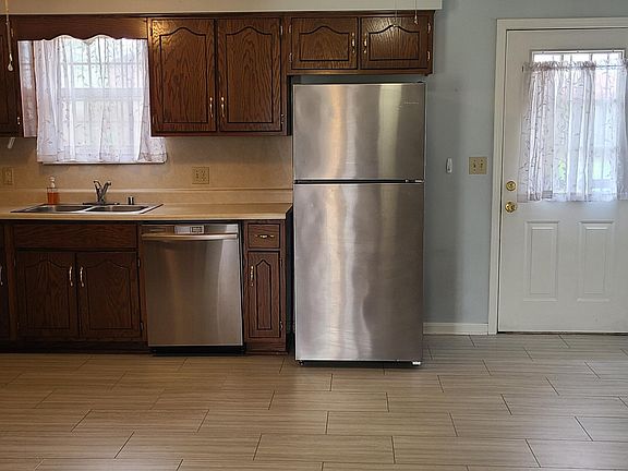 3rd image of 100 Caldwell Ave