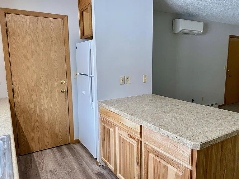 525 Oxford St #1 — Photo 9