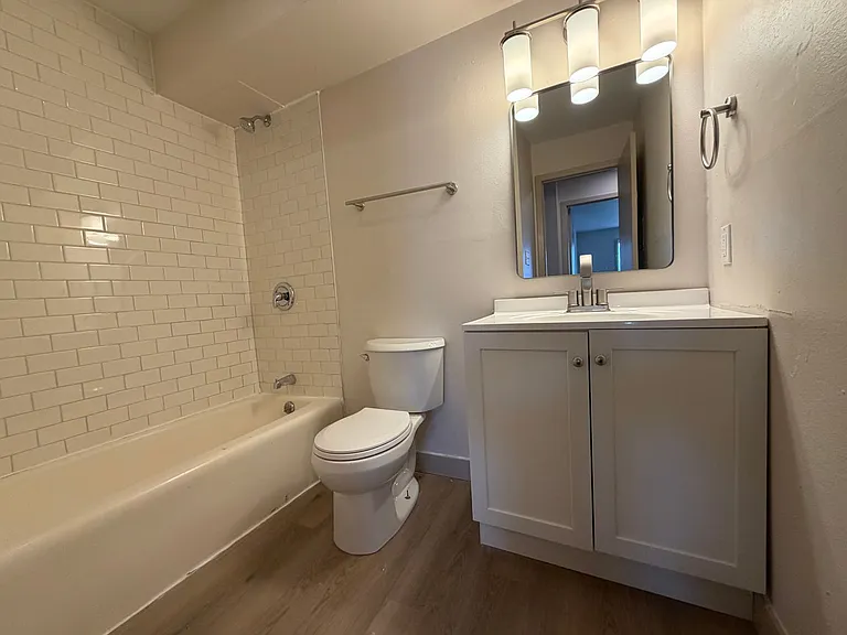 1674 Shawano Ave — Photo 11
