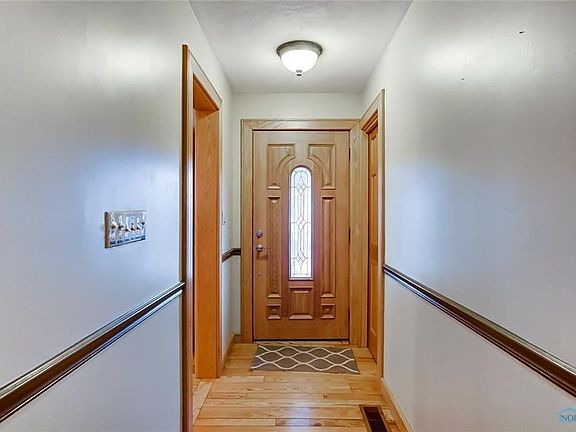 4th image of 10910 Township Road 80
