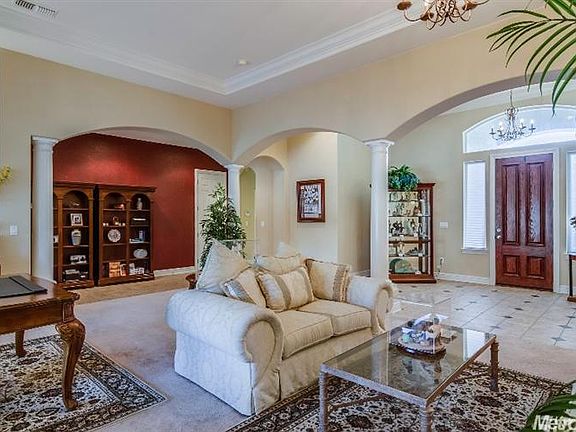 3rd image of 10332 Beleza Ct