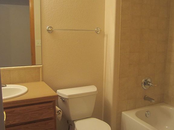4th image of 4751 Parachute Cir