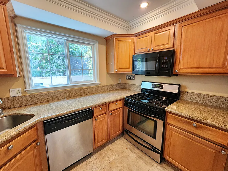 620 W Doran St #7 — Photo 27