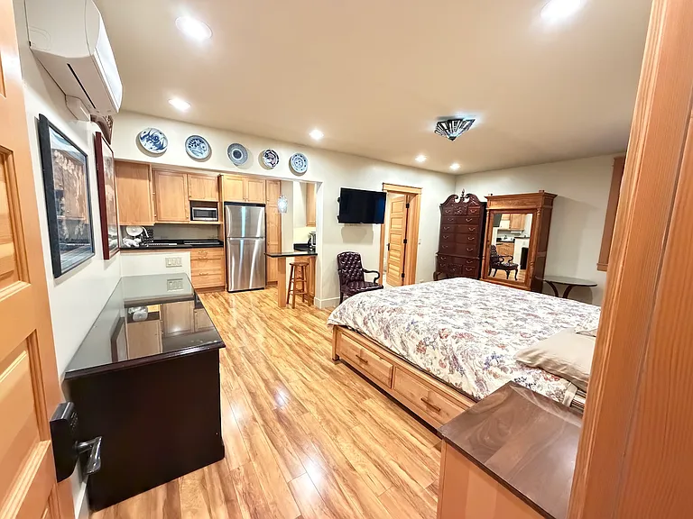 114 Granite St #3B — Photo 2