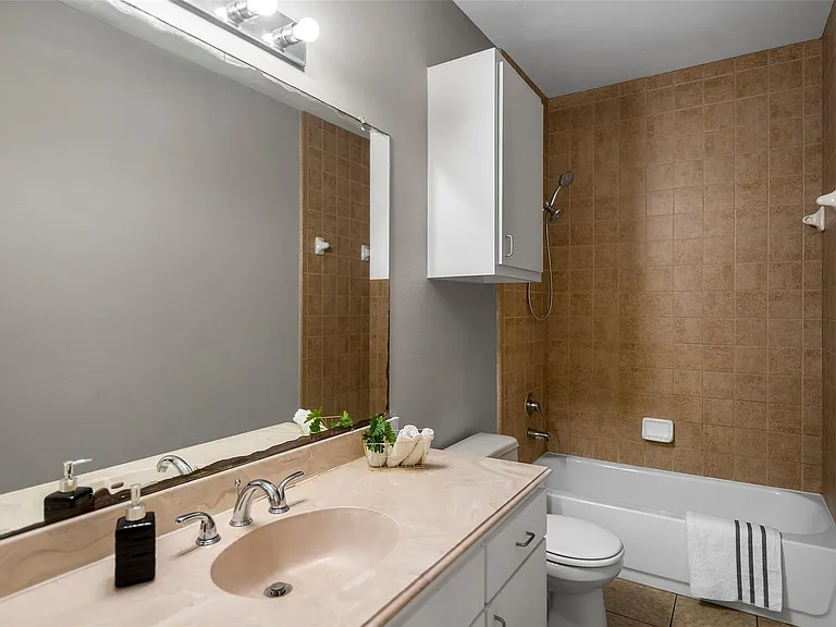 9705 Linkmeadow Ln — Photo 20