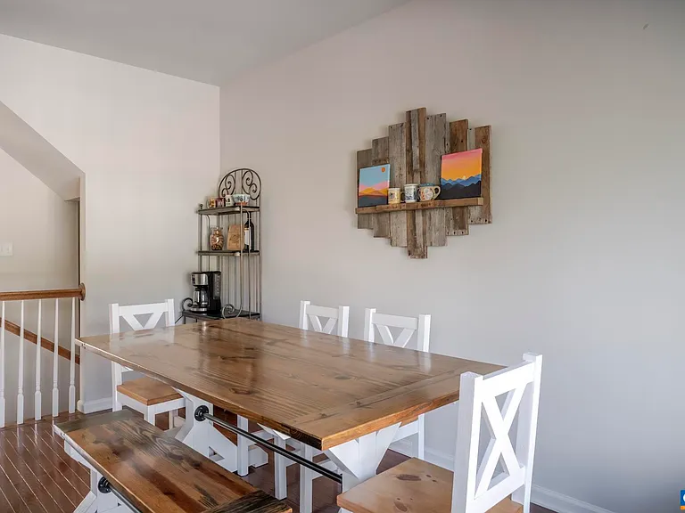 2052 Elm Tree Ct — Photo 5