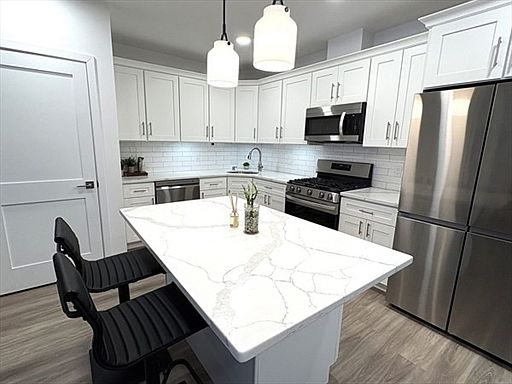 4th image of 1133 N Shore Rd #404