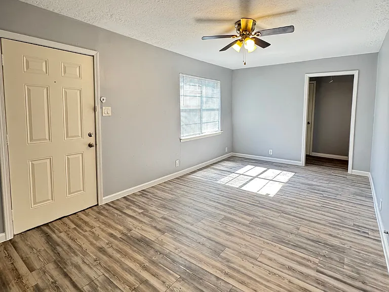 3270 Christopher St — Photo 12