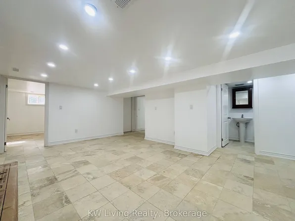 2463 Camilla Rd, Mississauga, ON L5A 2K4