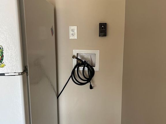 5th image of 400 W Jackson Blvd #6