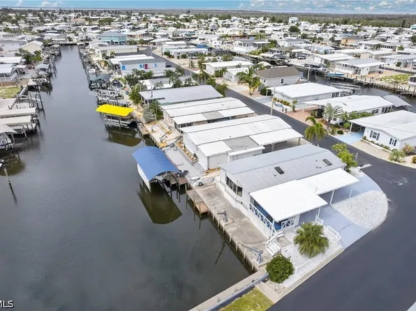 3032 Bounty Ln, Saint James City, FL 33956