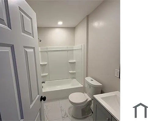 1076 E 15th Ave — Photo 2