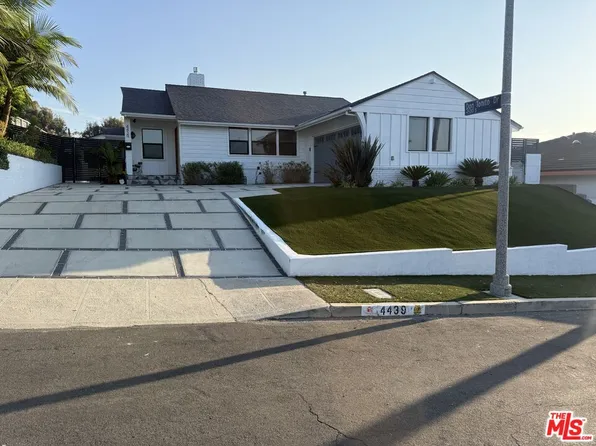 4439 Don Zarembo Dr, Los Angeles, CA 90008