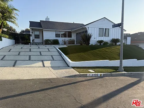 4439 Don Zarembo Dr Photo 1 4439 Don Zarembo Dr Photo 1