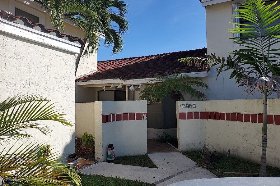 1st image of 2911 San Remo Cir