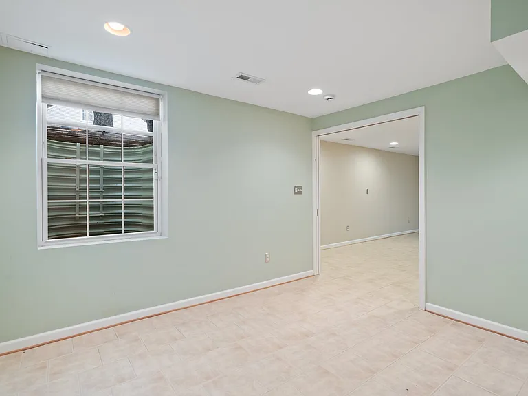 340 Foxridge Dr SW — Photo 31