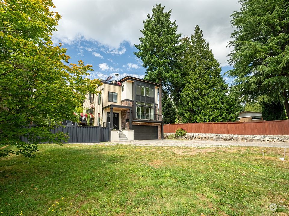 2nd image of 18611 103rd Avenue NE